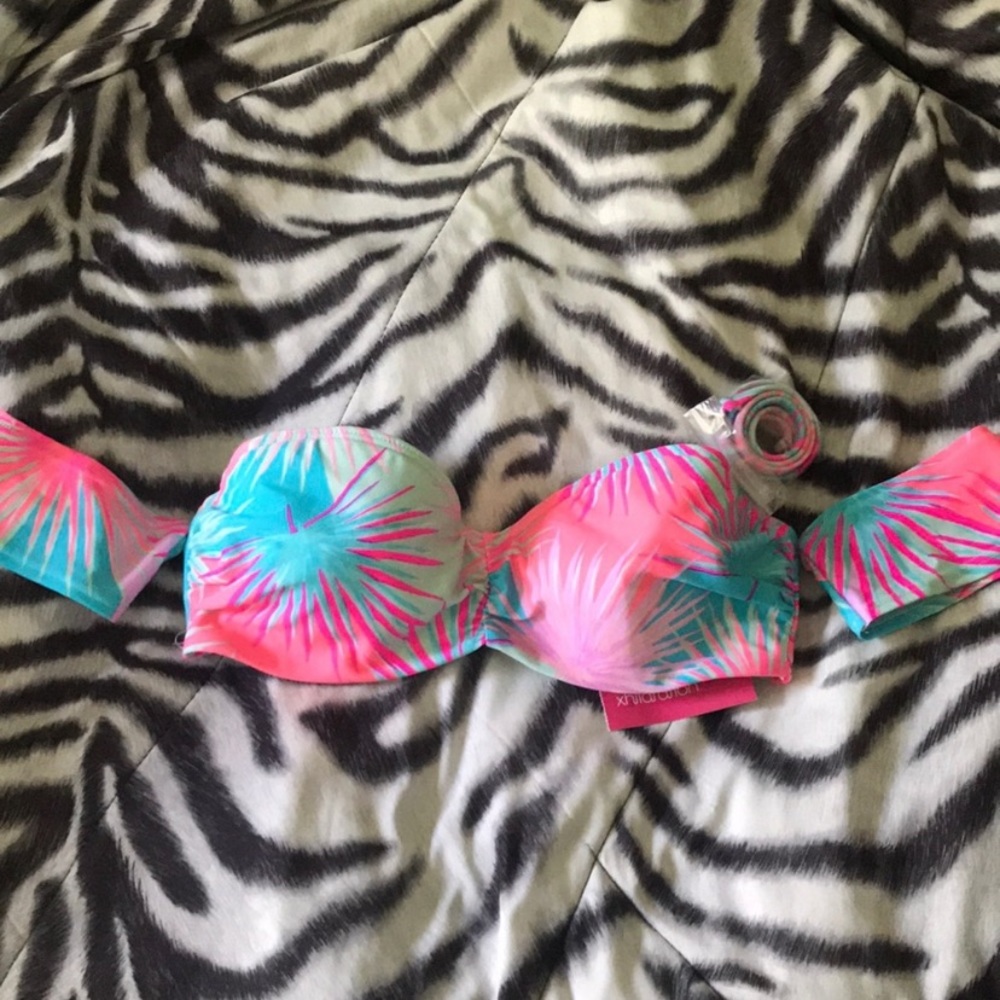 !5 items, $20! NWT Xhilaration Swim Suit Bikini Top
